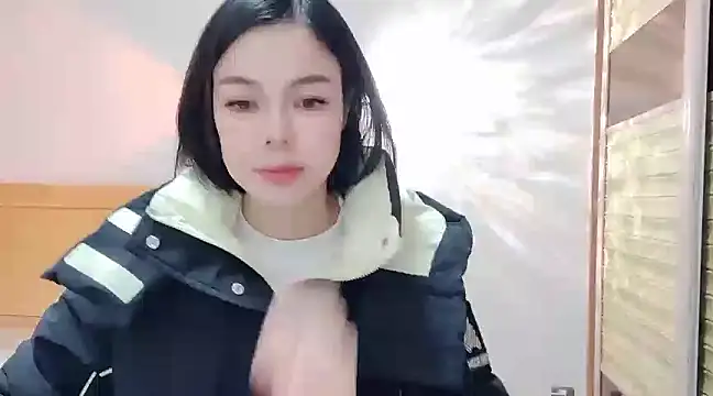 Snapshot of Linda-LL chatting on 01.16.25 Linda-LL online show from 01.16.25