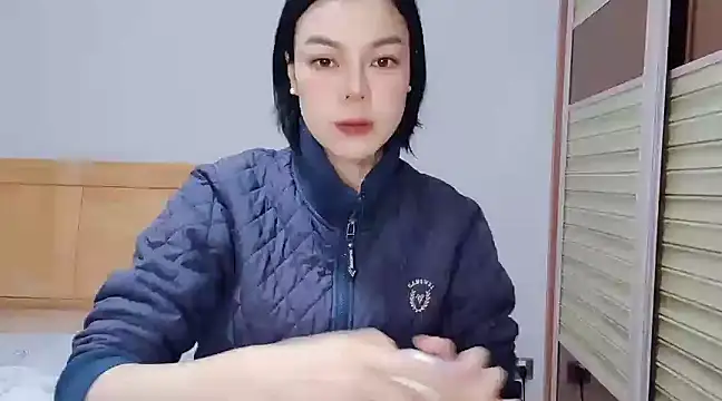 Snapshot of Linda-LL chatting on 01.18.25 Linda-LL online show from 01.18.25