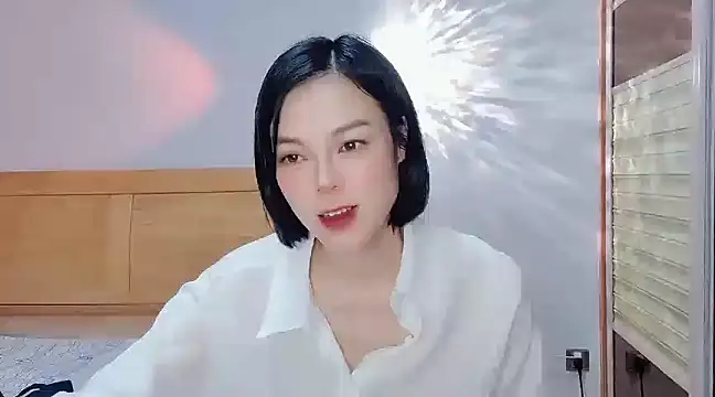 Snapshot of Linda-LL chatting on 01.18.25 Linda-LL online show from 01.18.25