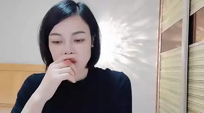 Snapshot of Linda-LL chatting on 01.23.25 Linda-LL online show from 01.23.25
