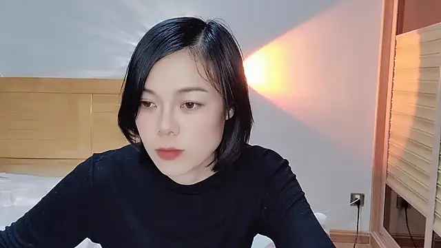 Snapshot of Linda-LL chatting on 02.01.25 Linda-LL online show from 02.01.25