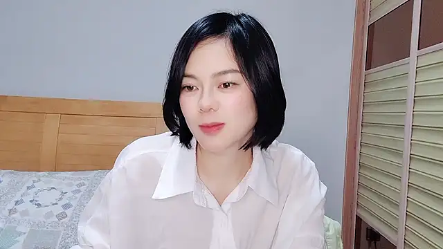Snapshot of Linda-LL chatting on 02.06.25 Linda-LL online show from 02.06.25