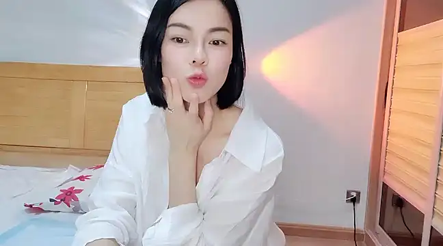 Snapshot of Linda-LL chatting on 02.16.25 Linda-LL online show from 02.16.25