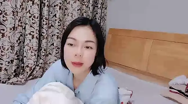 Snapshot of Linda-LL chatting on 02.20.25 Linda-LL online show from 02.20.25