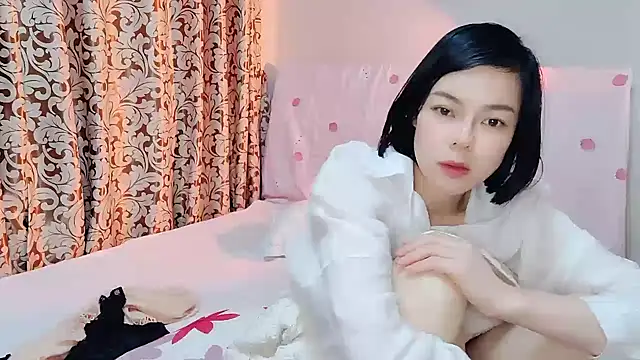Snapshot of Linda-LL chatting on 03.07.25 Linda-LL online show from 03.07.25