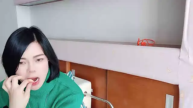 Snapshot of Linda-LL chatting on 03.19.25 Linda-LL online show from 03.19.25