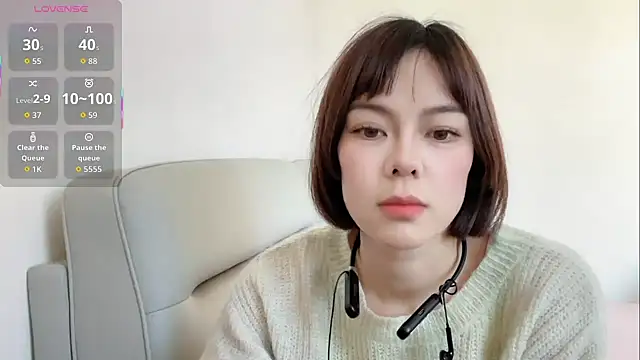 Snapshot of Linda-LL chatting on 11.15.25 Linda-LL online show from 11.15.25