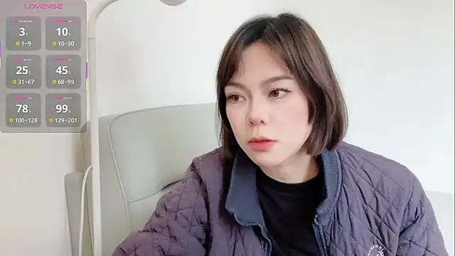 Snapshot of Linda-LL chatting on 12.02.25 Linda-LL online show from 12.02.25