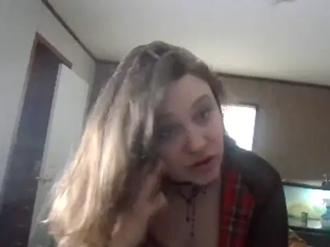 Snapshot of IvanaPlenty chatting on 12.28.24 IvanaPlenty online show from 12.28.24