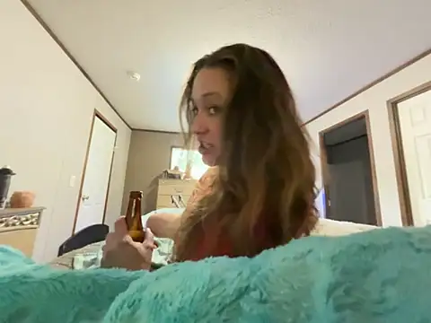 Snapshot of IvanaPlenty chatting on 09.22.25 IvanaPlenty online show from 09.22.25