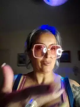 Snapshot of DesireSatler chatting on 11.02.25 DesireSatler online show from 11.02.25