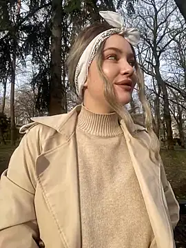 KikiWatson online show from 12.23.24