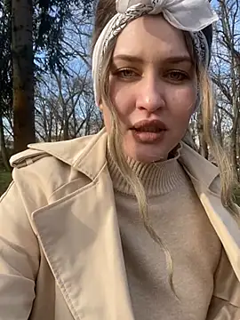 KikiWatson online show from 12.23.24