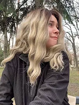 KikiWatson online show from 12.25.24