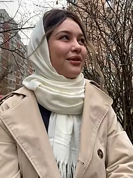 KikiWatson online show from 12.26.24