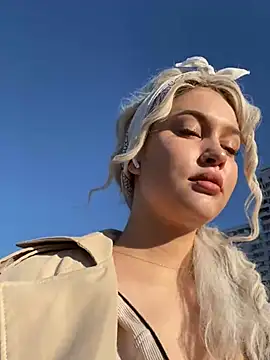 KikiWatson online show from 01.11.25