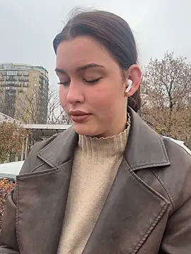 KikiWatson online show from 11.15.25