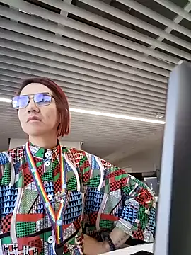 your red rose  online show from 01.22.25