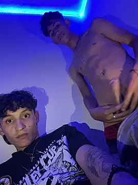 Snapshot of LatinBoysxxx chatting on 01.15.25 LatinBoysxxx online show from 01.15.25