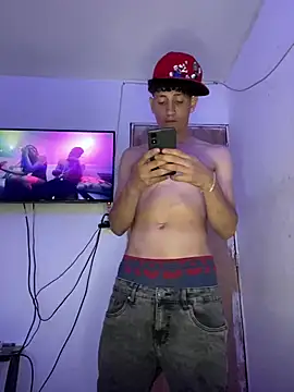 Snapshot of LatinBoysxxx chatting on 03.12.25 LatinBoysxxx online show from 03.12.25