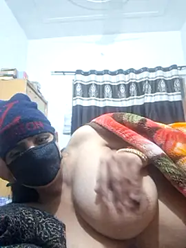 Snapshot of menakshiiikaur chatting on 02.05.25 menakshiiikaur online show from 02.05.25