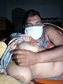 Snapshot of menakshiiikaur chatting on 03.08.25 menakshiiikaur online show from 03.08.25