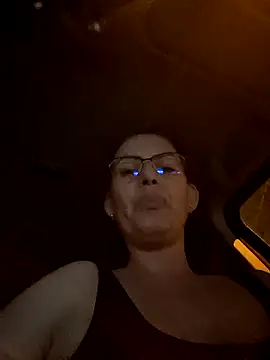 Snapshot of uber_babe chatting on 01.21.25 uber babe online show from 01.21.25