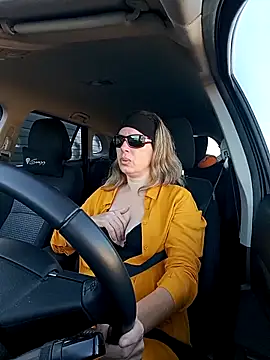 Snapshot of uber_babe chatting on 01.07.26 uber babe online show from 01.07.26