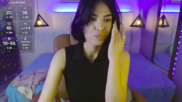 AlessiaVal  online show from 01.24.25