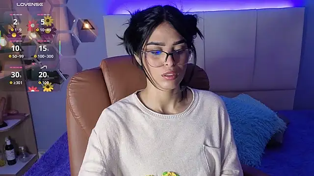 AlessiaVal  online show from 09.15.25