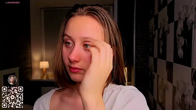 Snapshot of EthalBuffkin chatting on 11.01.25 EthalBuffkin online show from 11.01.25