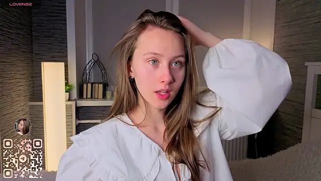 Snapshot of EthalBuffkin chatting on 12.21.25 EthalBuffkin online show from 12.21.25