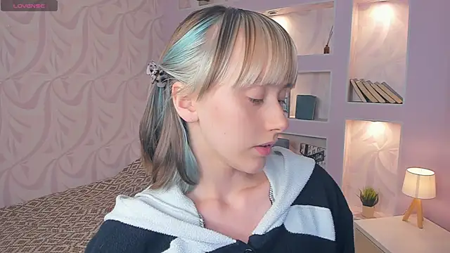 Snapshot of EthalBuffkin chatting on 07.11.26 EthalBuffkin online show from 07.11.26