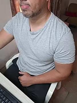 Snapshot of pob_cam chatting on 02.13.26 pob cam online show from 02.13.26