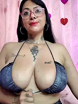 Snapshot of Saloome- chatting on 02.19.25 Saloome- online show from 02.19.25