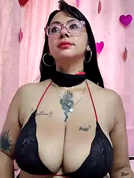 Snapshot of Saloome- chatting on 02.20.25 Saloome- online show from 02.20.25