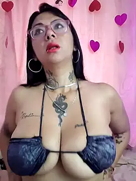 Snapshot of Saloome- chatting on 02.26.25 Saloome- online show from 02.26.25
