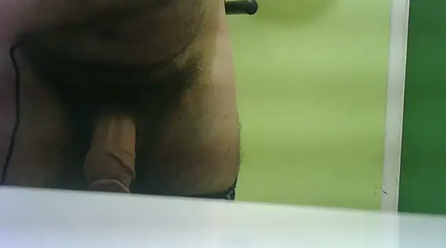 Snapshot of loganwolverine02 chatting on 01.27.25 loganwolverine02 online show from 01.27.25