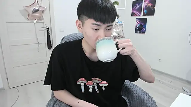 Miram Yu online show from 03.22.25