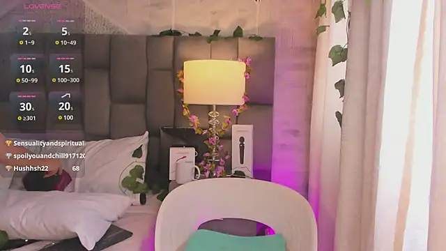 HannaRhodes online show from 03.04.25