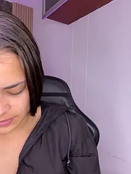 HannaRhodes online show from 10.27.25