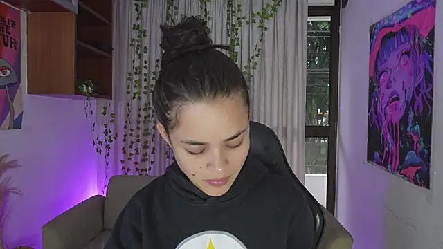 Snapshot of HannaRhodes chatting on 02.10.26 HannaRhodes online show from 02.10.26