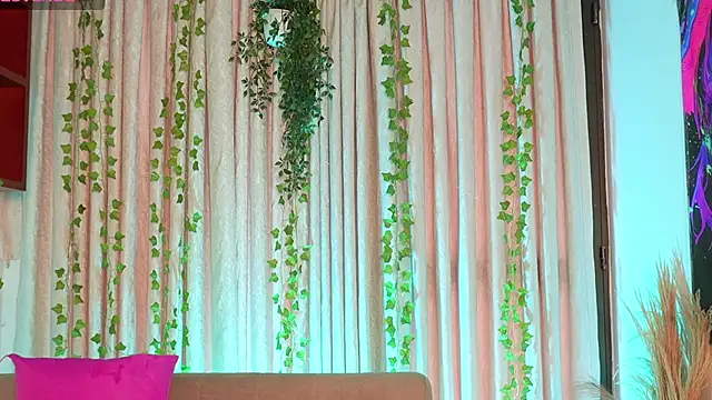 Snapshot of HannaRhodes chatting on 02.20.26 HannaRhodes online show from 02.20.26