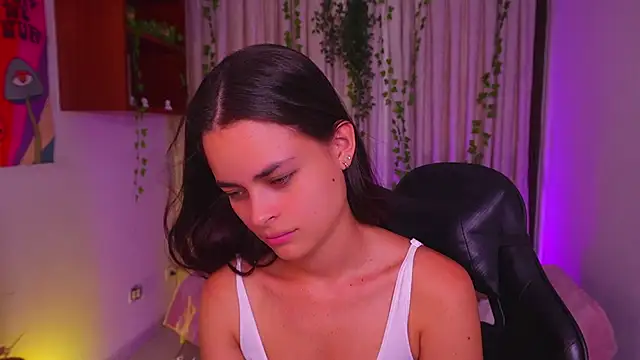 Snapshot of HannaRhodes chatting on 03.09.26 HannaRhodes online show from 03.09.26