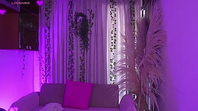 Snapshot of HannaRhodes chatting on 03.16.26 HannaRhodes online show from 03.16.26