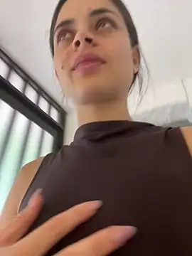 Snapshot of HannaRhodes chatting on 03.18.26 HannaRhodes online show from 03.18.26