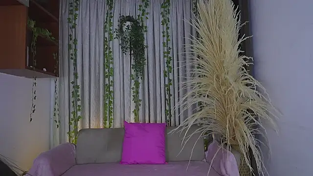 Snapshot of HannaRhodes chatting on 03.19.26 HannaRhodes online show from 03.19.26