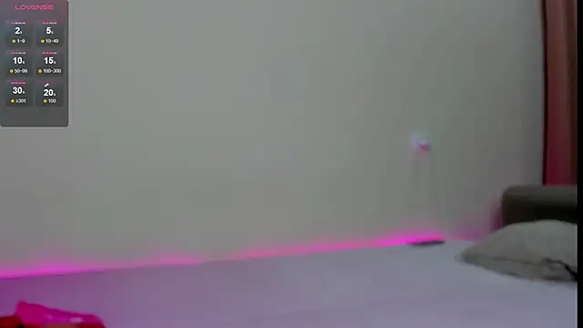 Snapshot of Simona_06_ chatting on 12.13.24 Simona 06 online show from 12.13.24