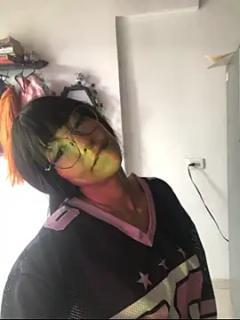Luna-Chann online show from 04.30.26