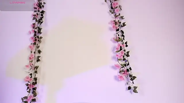 Snapshot of Luna-Chann chatting on 06.24.26 Luna-Chann online show from 06.24.26